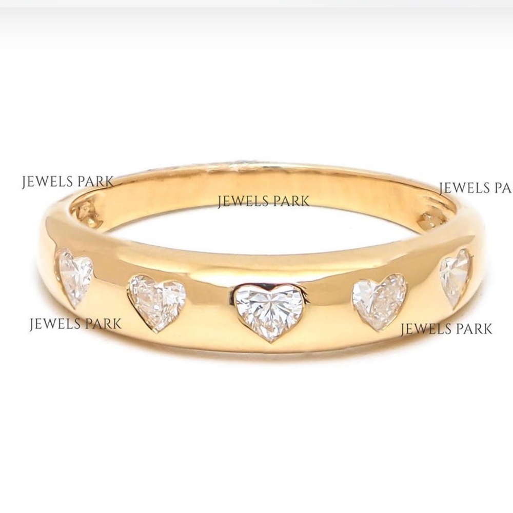 Jewels Park 18K yellow gold Mini Chunky Diamond Heart Ring - Picture 2 of 7